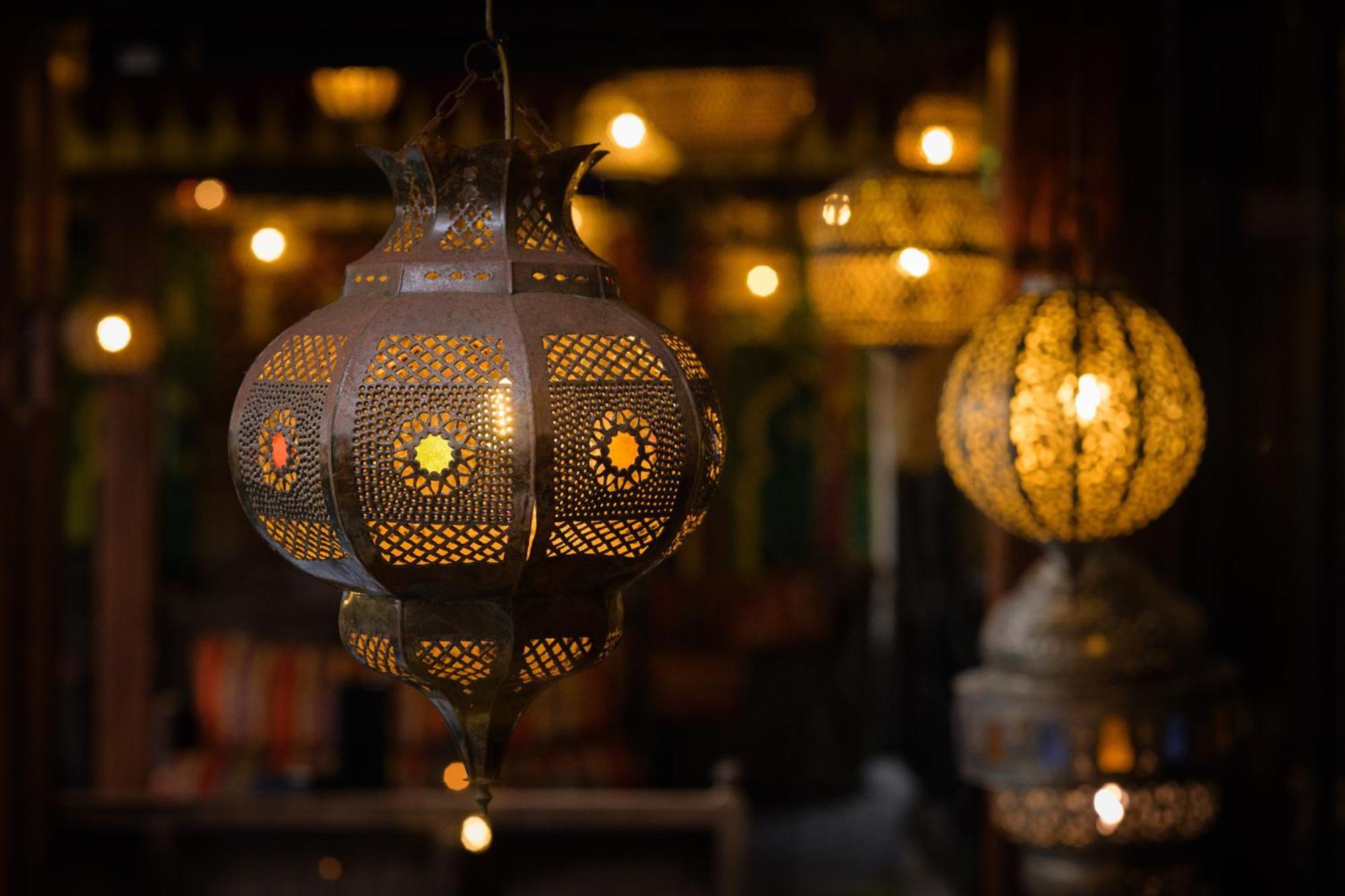 Crazy Bear Beaconsfield Hotel Exterior foto A Moroccan lantern