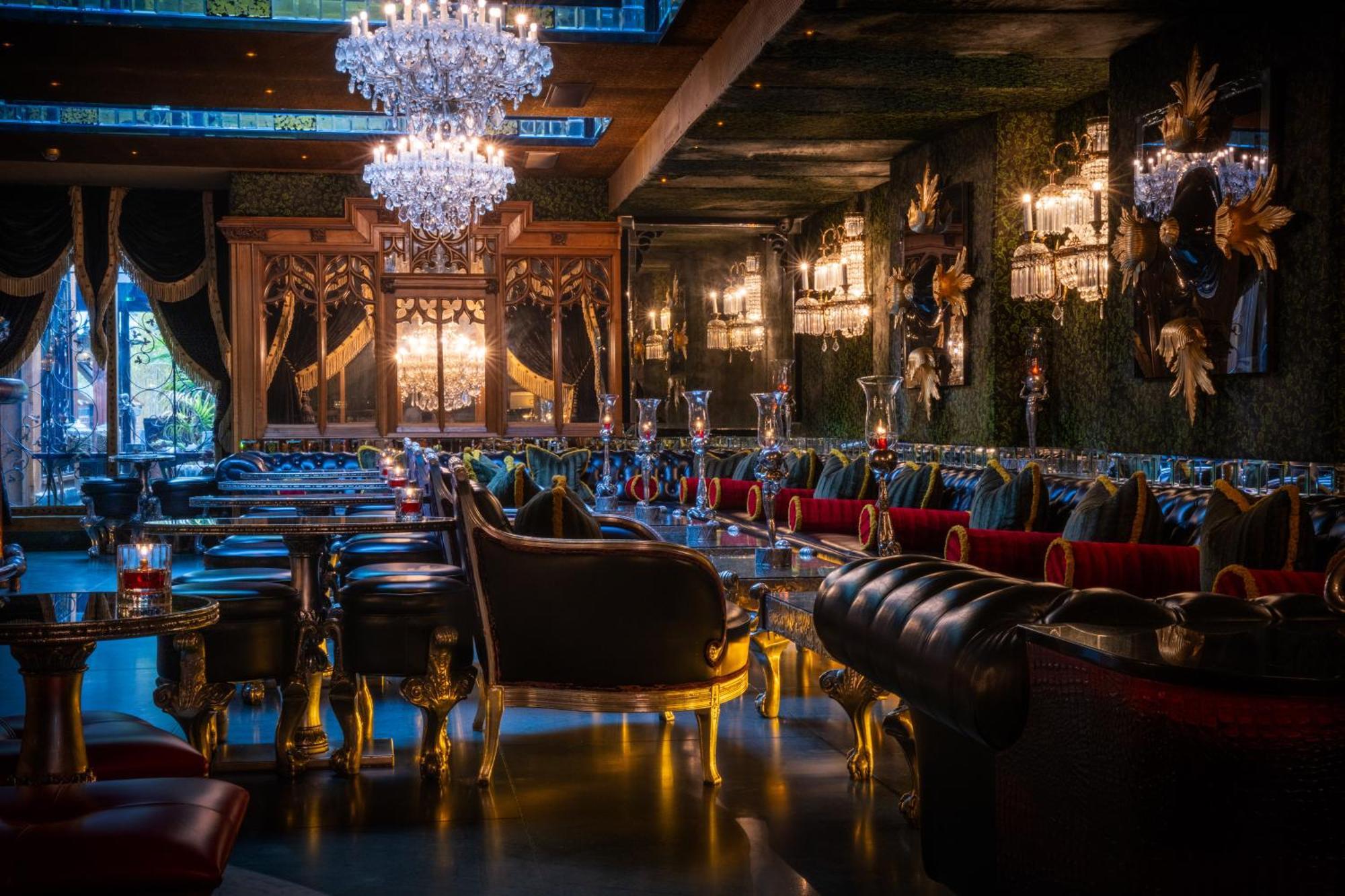 Crazy Bear Beaconsfield Hotel Exterior foto Interior of the restaurant